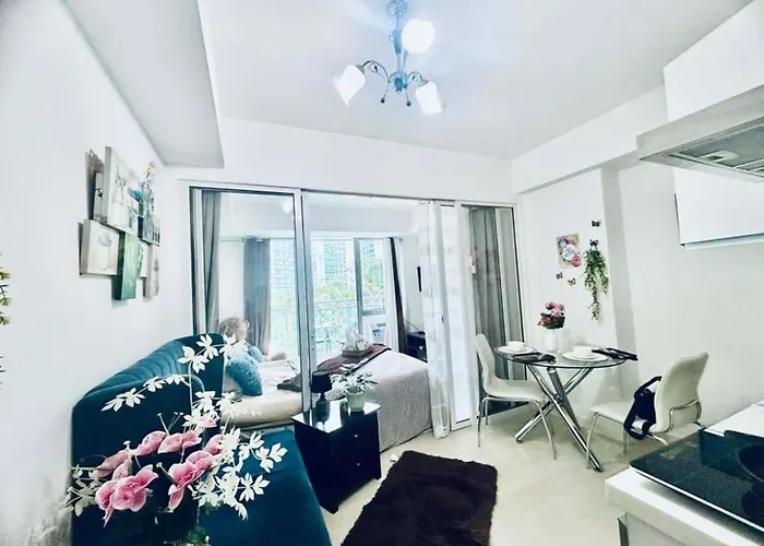 Cozy At Azure Urban Apartamento