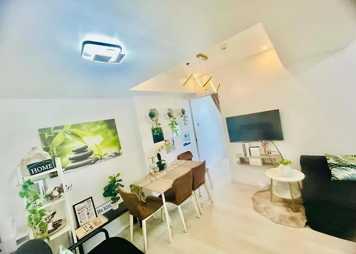Cozy At Azure Urban *