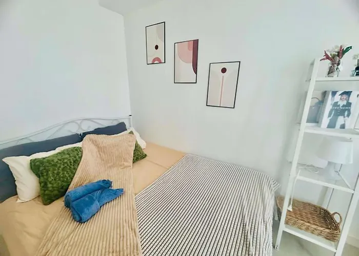 Cozy At Azure Urban Apartamento *