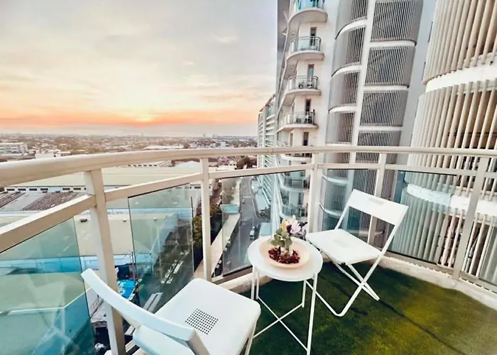 Cozy At Azure Urban Apartamento *